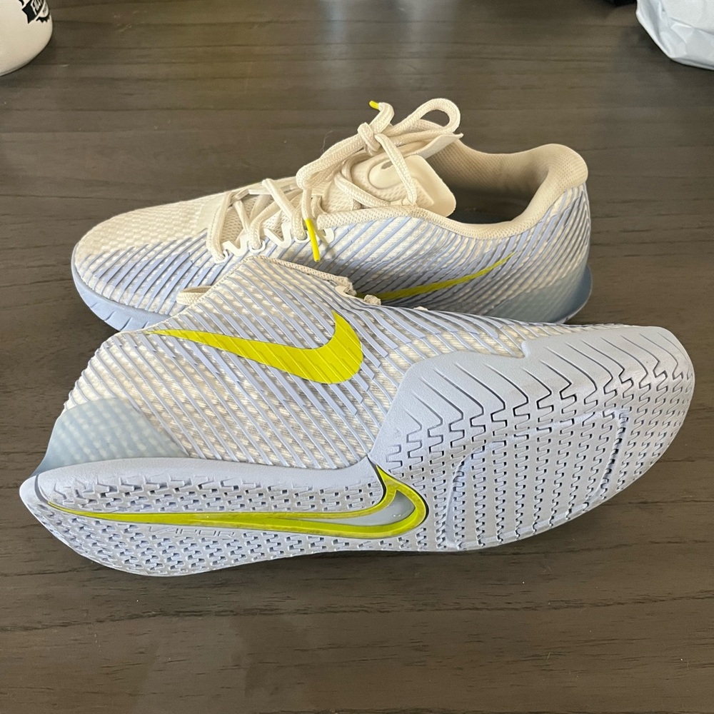 Nike zoom vapor 11 tennis shoes